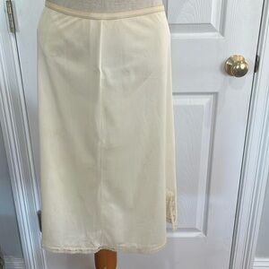 Vintage wonder maid non-cling half slip cream lace elastic waist slit women’s S